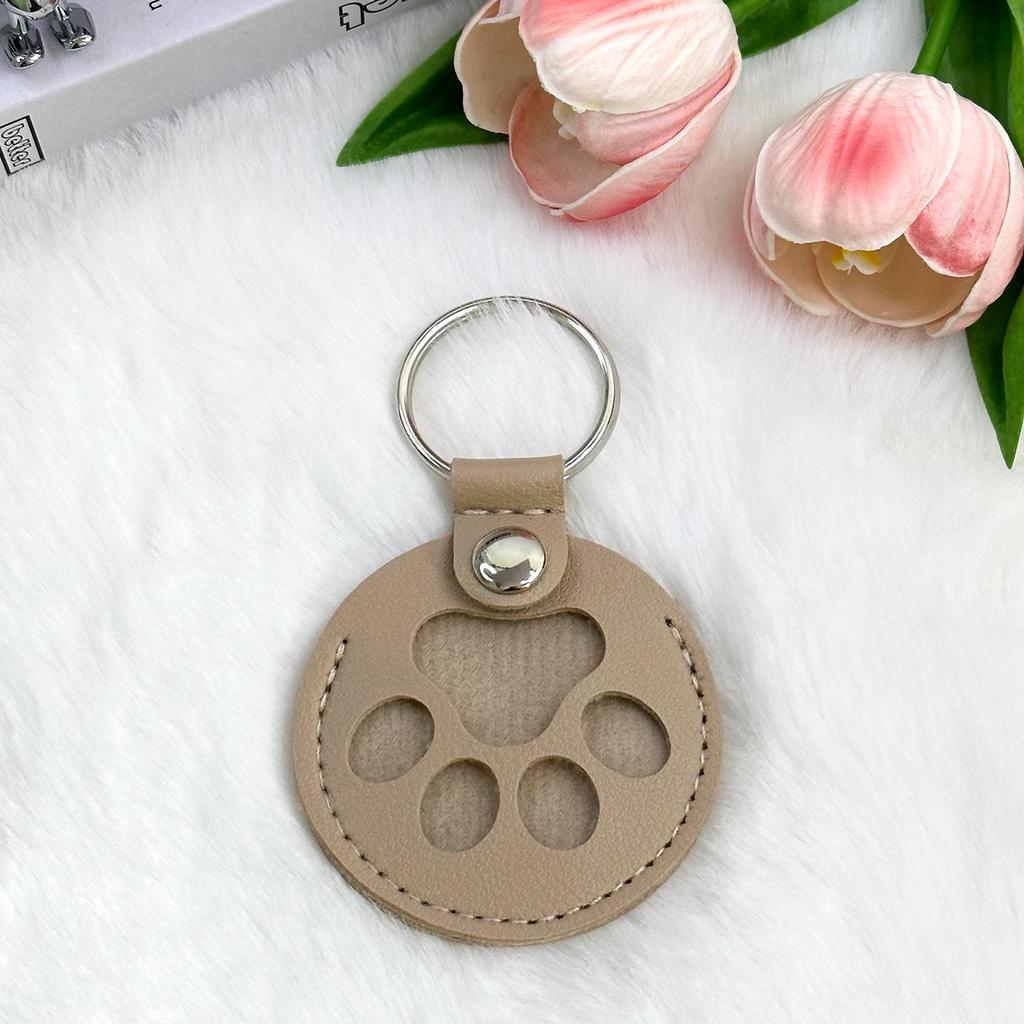 Exquisite Leather Keychain: Pet Fur Ornament for Cat/Dog Hair - Cute Bag Charm