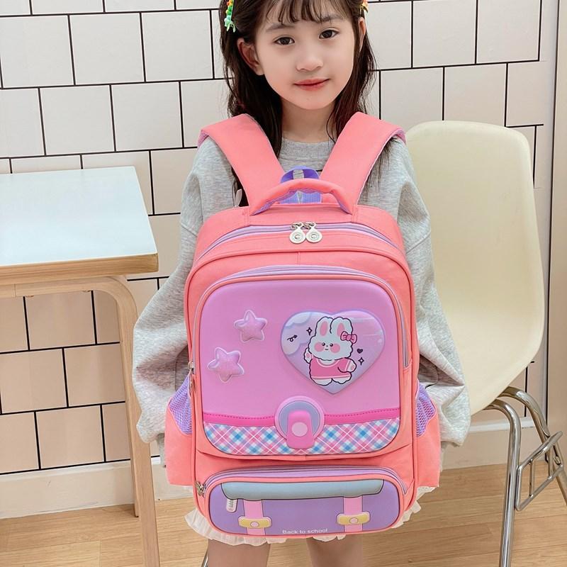 The new schoolbag for primary school students in grades 4-6 is casual, and the backpack is large-capacity to protect the spine