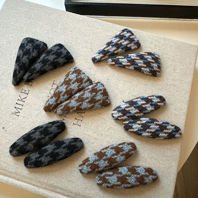Retro Vintage Style Plaid Fabric Hair Clip Women Autumn Winter Side Clip Broken Hair Bangs Hair Accessories Daily Wear Gifts