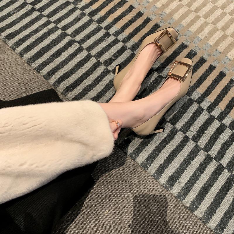 [] Ms. Berlin~ New banana heel square head buckle temperament high heels women's single shoes