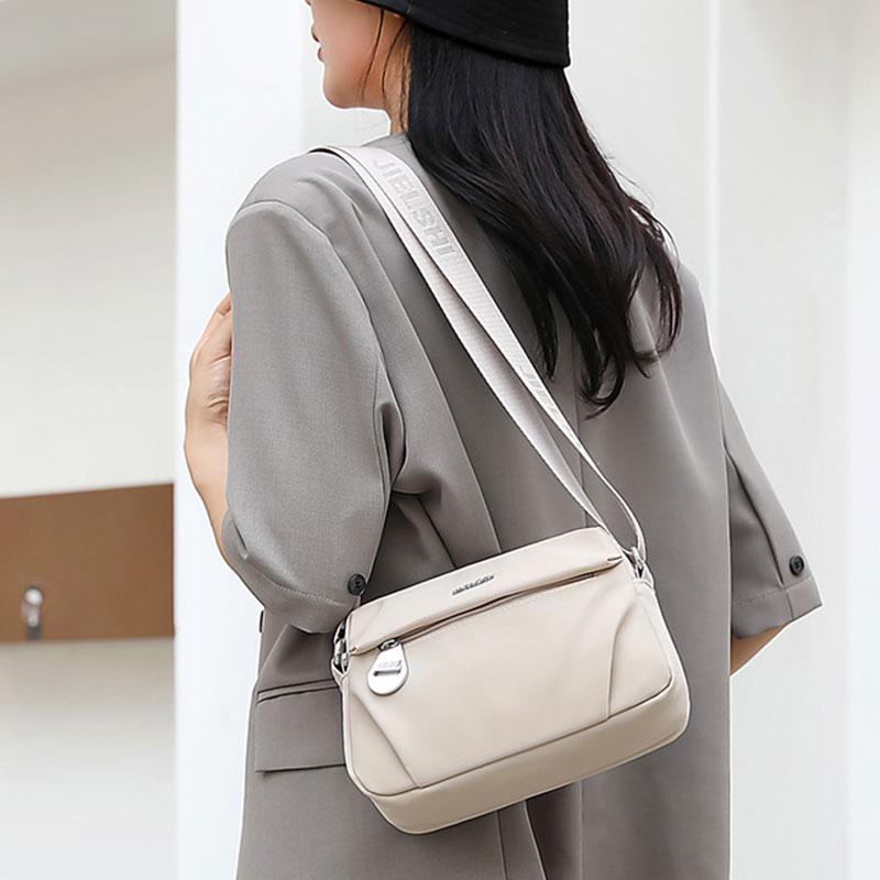 Fashionable Women's Bag  Waterproof Oxford Cloth Shoulder Bag Women Versatile Lightweight Crossbody Bags