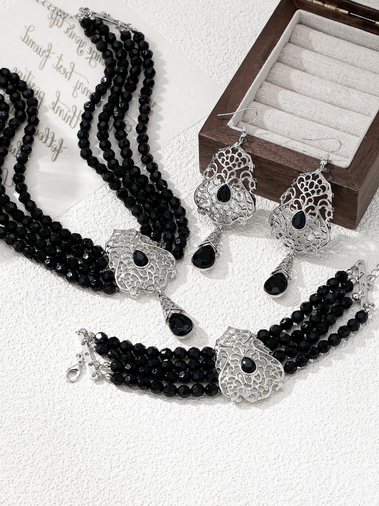 Retro Classic Hollow Rhinestone Inlaid Necklace Fashion Temperament Light Luxury High Sense Bracelet Set