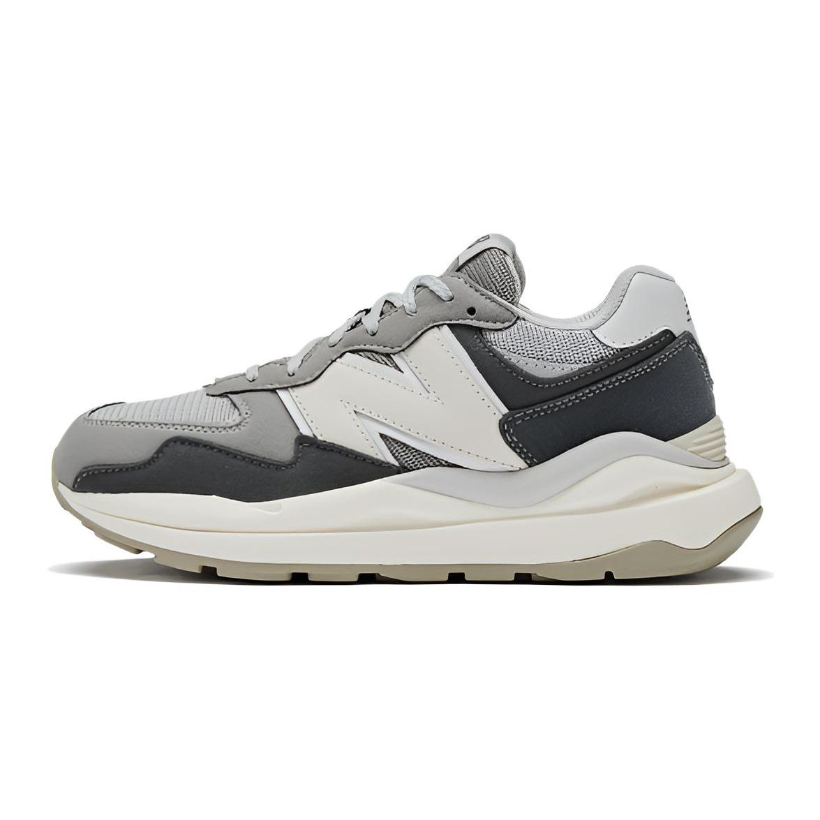 

Дитячі кросівки New Balance 57/40 Big Kid Castlerock Moonbeam сірі GC5740RT 37