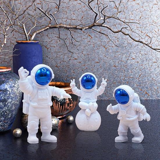 3 Pcs Astronaut Figurine Home Decor Astronaut Statue Study Office Desk Decor Showpiece Gift Decoration Accessories Outer Space PVC Sculpture