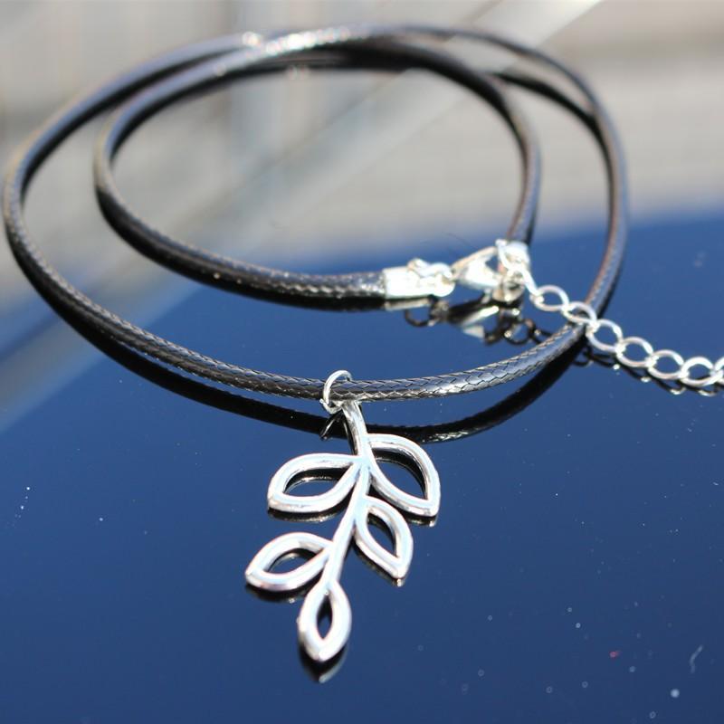 Damen-Halskette aus Vintage-Samt in Schwarz, verstellbare Kamelienblume, böhmische Blatt-Halskette