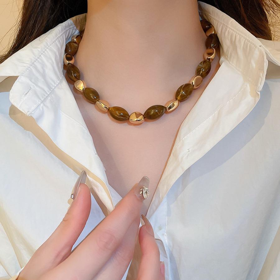 1pc Women'S Oval Resin Geometric Choker Necklace | Vintage Beaded Sweater Chain In Umber Color, Ideal for Daily Wear and Valentine'S Day Gift