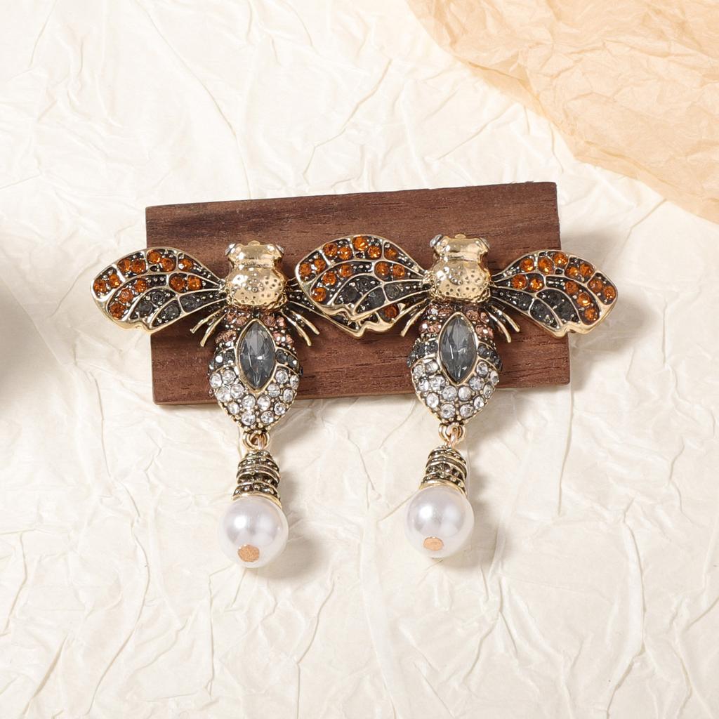 Vintage Full of Diamonds, Unique Alloy Imitation Pearl Bee Earrings, Medieval Vintage High-end Design Women