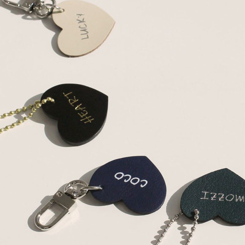 MAISON DE MIU Skórzana zawieszka na klucze/bagaż w kształcie serca