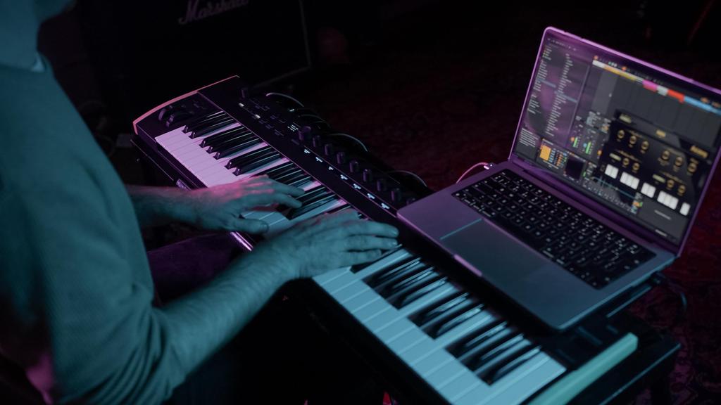 KORG Poly Aftertouch MIDI-Controller mit Eigenschaftsaustausch Ausgestattet mit Keystage-61 MIDI2.0