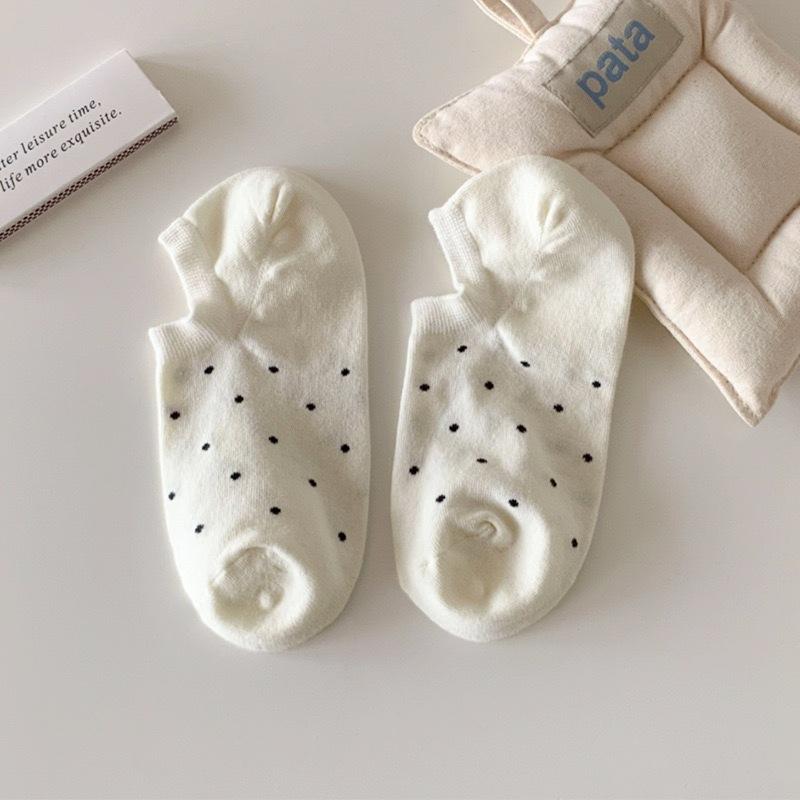 

Ji Shallow Mouth Boat Socks Socks Women Solid Color Polka Dots Do Not Fall Invisible Socks Polka Dot Boat Socks Women One size молоко, білий колір