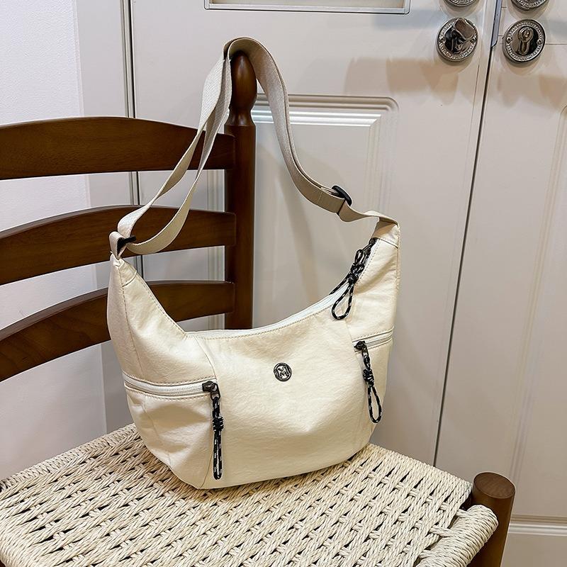 Dumpling Bag Large Capacity Women's Bag Student Shoulder Bag Simple Commuter Bag Casual Versatile Messenger Bag