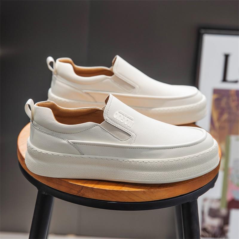 New Men Fashionable Loafers Casual Comfortable Versatile White Shoes Lightweight Classic Board Shoes Men Sizes 38-44