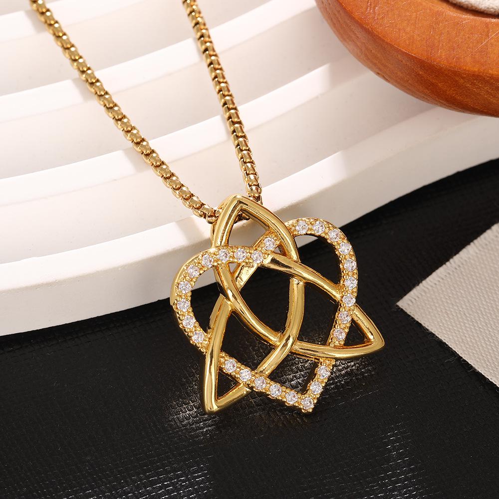 Trendy Celtic Knot Heart Pendant Necklace: Creative Copper with Zircon, Hollow Peach Heart Clavicle Chain