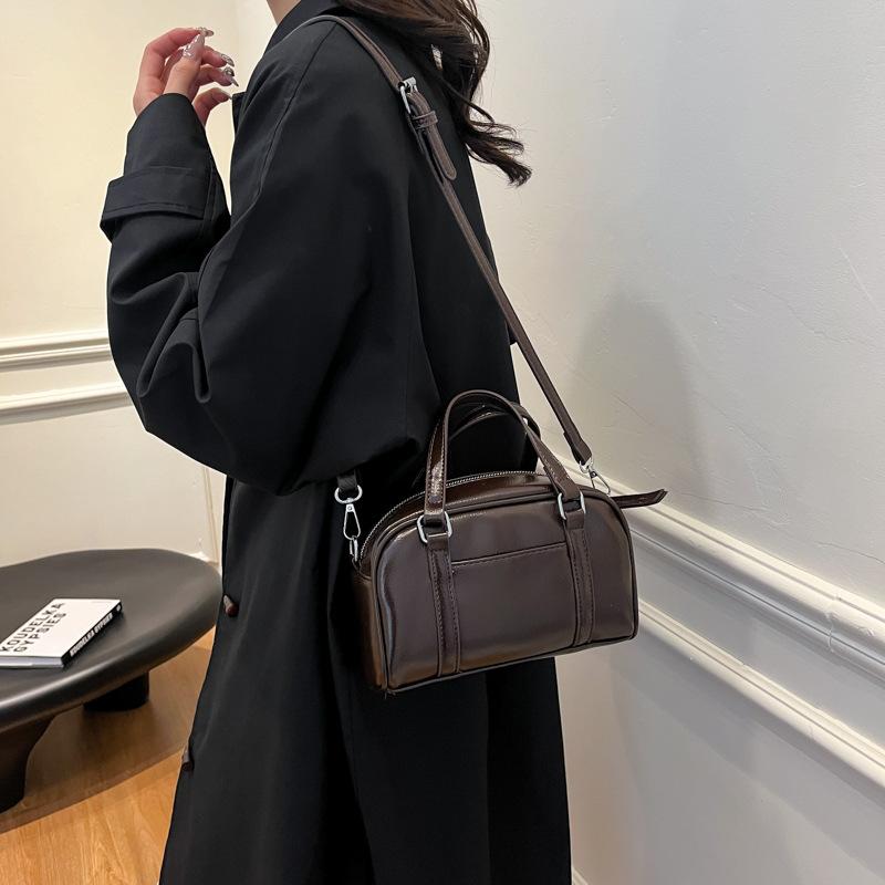 Large Capacity Retro Boston Bag Women'S Super Fire Handbag Premium Casual Shoulder Bag