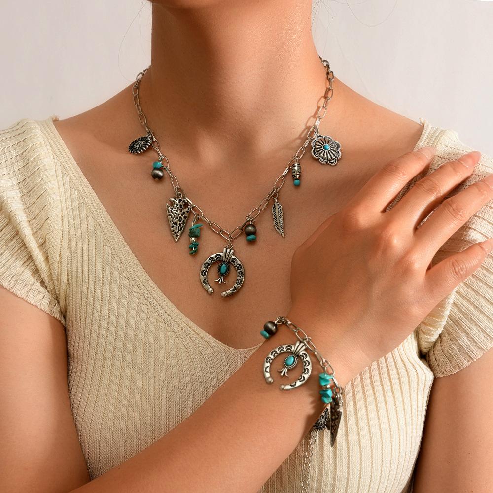 Jewelry Retro Imitation Turquoise Collarbone Chain Niche Ethnic Wind Leaf Love Cow Head Inlaid with Turquoise Multi-layer