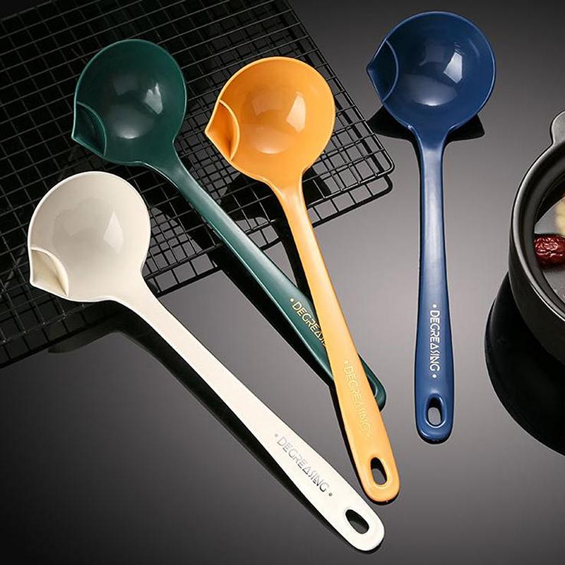 Langstieliger Küchenfilterlöffel, Sieb, Öl-Suppenabscheider, Esslöffel, kreatives Geschirr, Topf, Schaumlöffel, mit Löchern