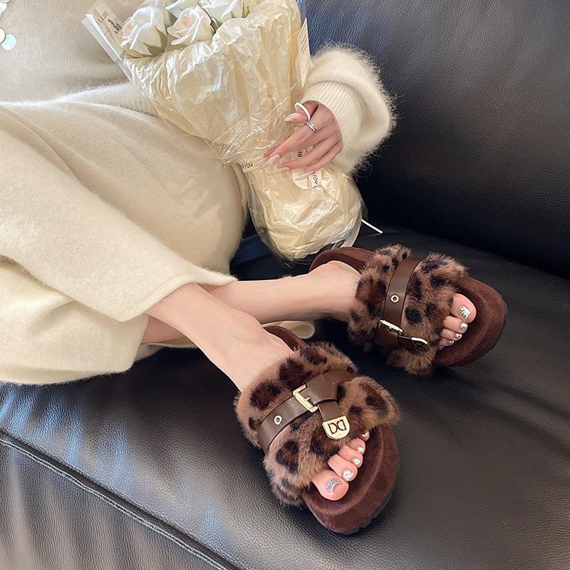 Retro belt buckle leopard print fluffy slippers women's new fashionable versatile comfortable lightweight one-word cotton slippers