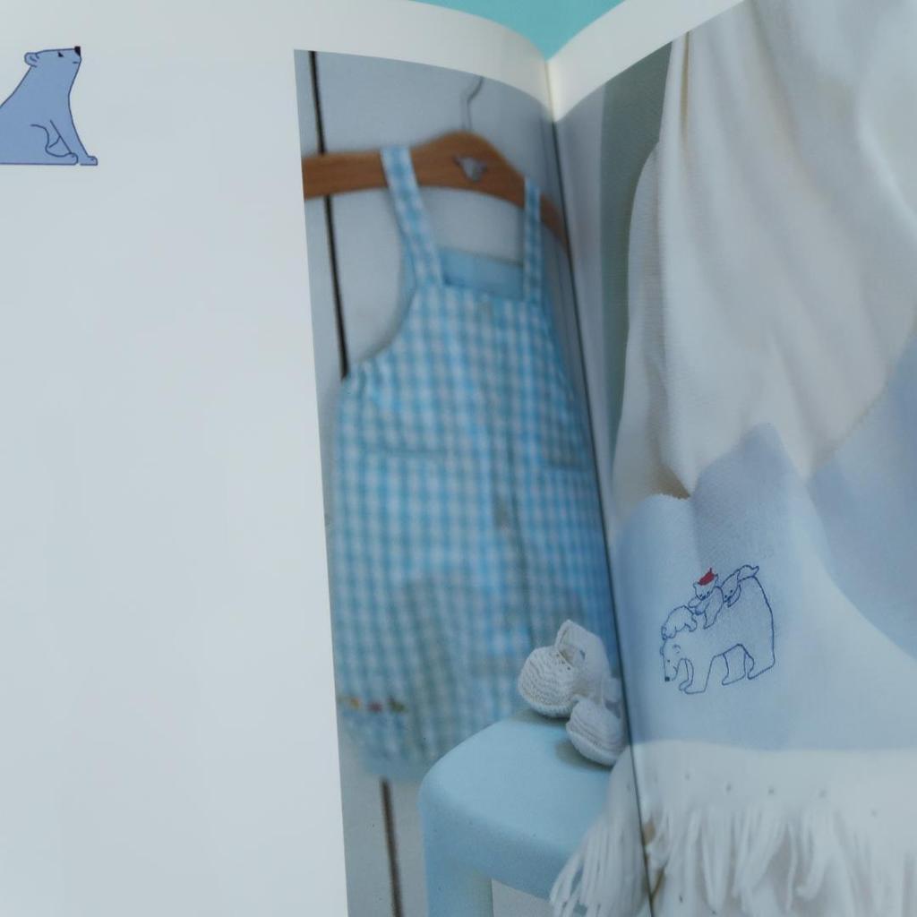 [USED] Foreign book: Mamans and bebes animaux (Cross-stitch pattern book)