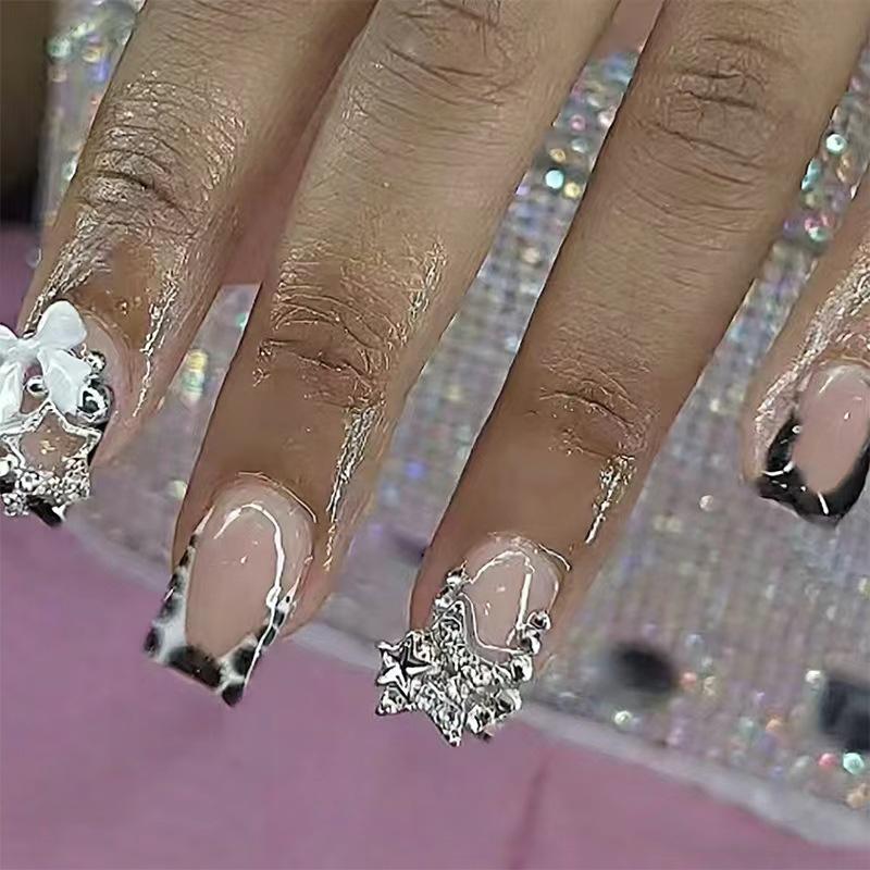 30-Piece Set: Handmade Almond Nails with 3D Flowers, Butterflies & Pearls