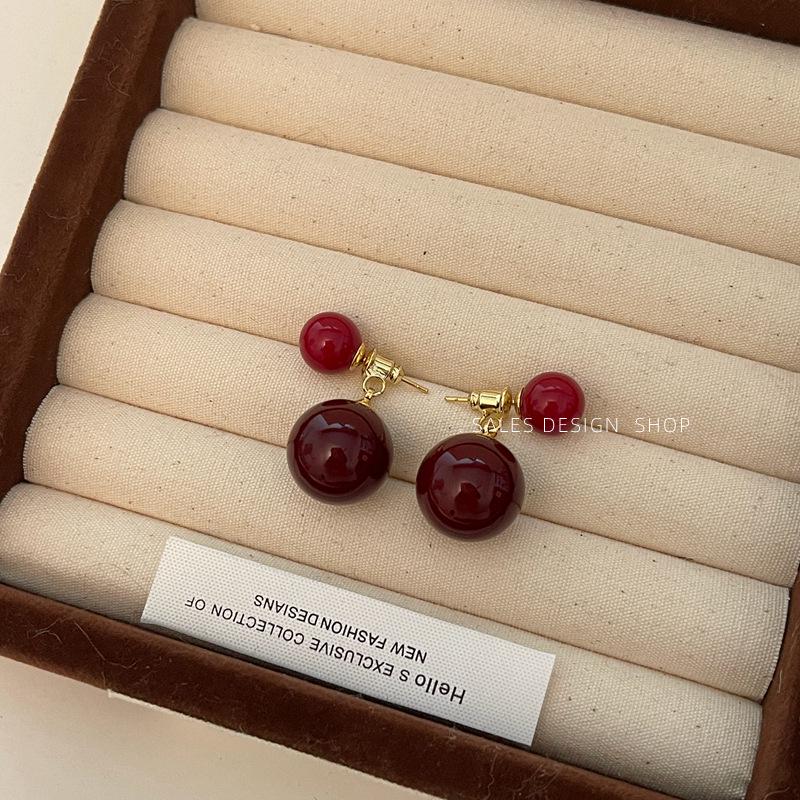 Retro Red Pearl Earrings: Light Luxury Fashion Studs for Women – Versatile & Stylish