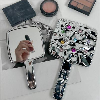 Hand-Make-up-Spiegel, Flüssigkeit, Ins-Stil, tragbarer, gewellter Spiegel, Reise-Kosmetik-Werkzeug, Schönheitssalon, Mädchen, Geschenke