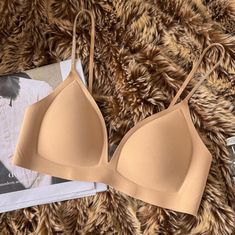 Thin and seamless underwear, women gather small breasts, close sub-breasts, anti-sagging bra, thin flash shoulder straps, French triangle cup