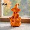Kreativní Umělecké Domácí Doplňky 3D Tištěná Meditující Čarodějnice na Dýňovém Podstavci, Minimalistické Stolní Ozdoby Podzimní Sezóna Halloween Podzimní Plocha
