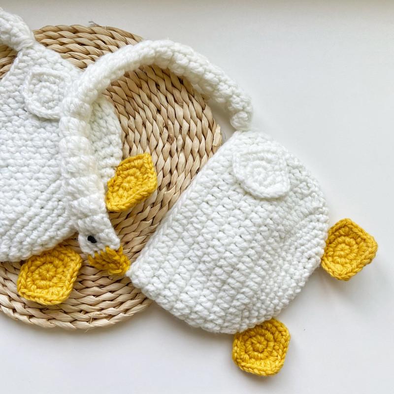 Adorable Korean Style White Goose Knitted Handbag For Kids Perfect For Daily Outings