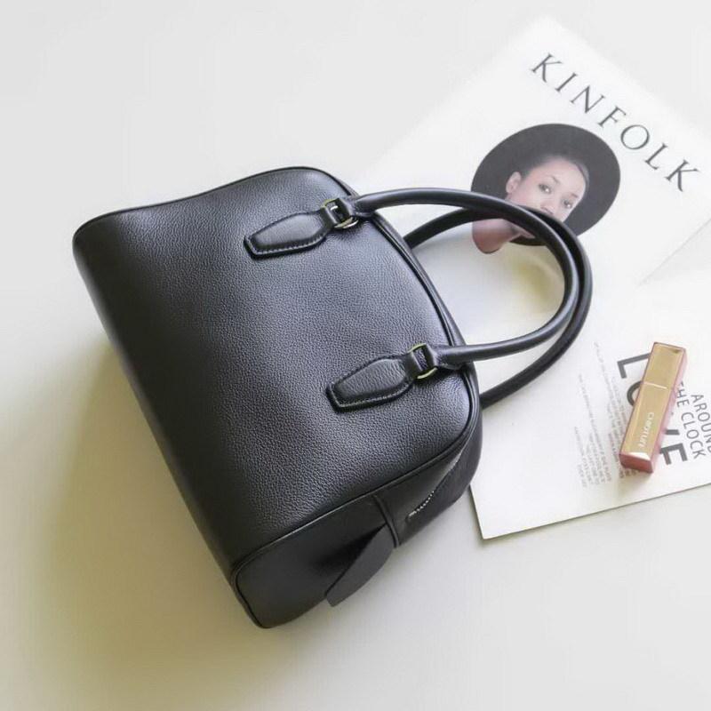 

2026 New Genuine Leather Women s Bag Head Layer Leather Pillow Bag Bowling Bag Handheld Single Shoulder Cross Border Bag 27x18x12CM чорний