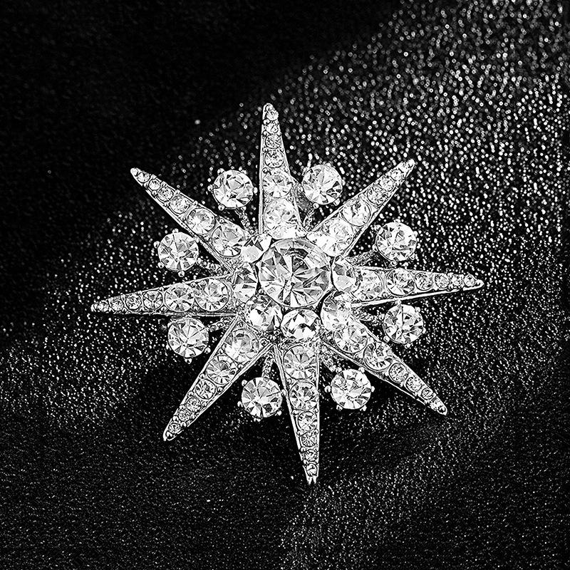 Amash temperament snowflake brooch women's exquisite diamond-encrusted octagram brooch fashion anti-light pin suit accessories