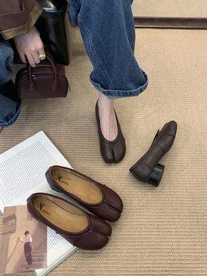 Tabi Ninja Shoes Woman Microfiber Leather Comfy Mid Heel Split Toe Soft Bottom Loafers Brief Ladies Trotter Moccasins 2025 New