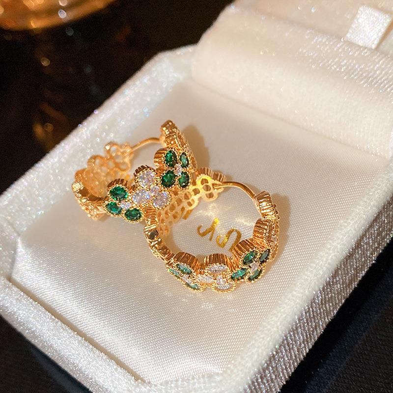 Elegant Vintage Women Girls Classic Resin Stone Earrings Ear Clips Fashion Retro Palace Lady Party Banquet Jewelry Ear Rings