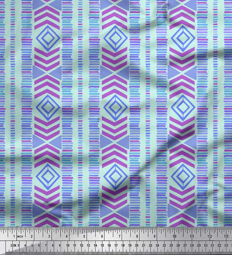 

Тканина Soimoi Blue Japan Crepe Satin Тканина з ацтекським геометричним принтом на метр 42 дюйма 42 Inch Wide - Poly Crepe зелений