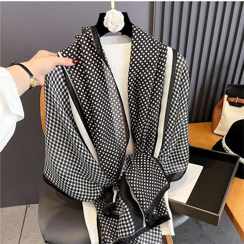 New Spring Women Cotton Scarf Beach Hijab Shawls and Wraps  Luxury Brand Flower Female Foulard Echarpe Designer Bandana