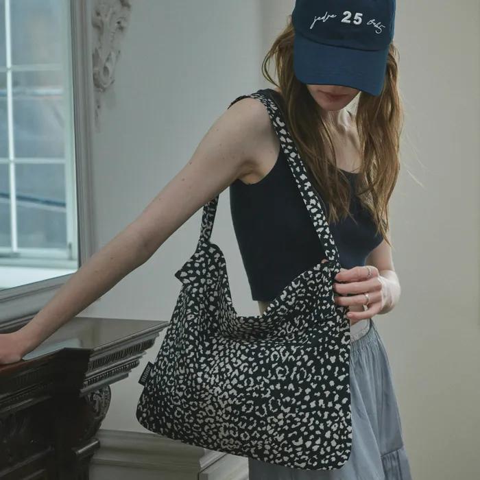 Flap ecobag leopard _black, white, blue