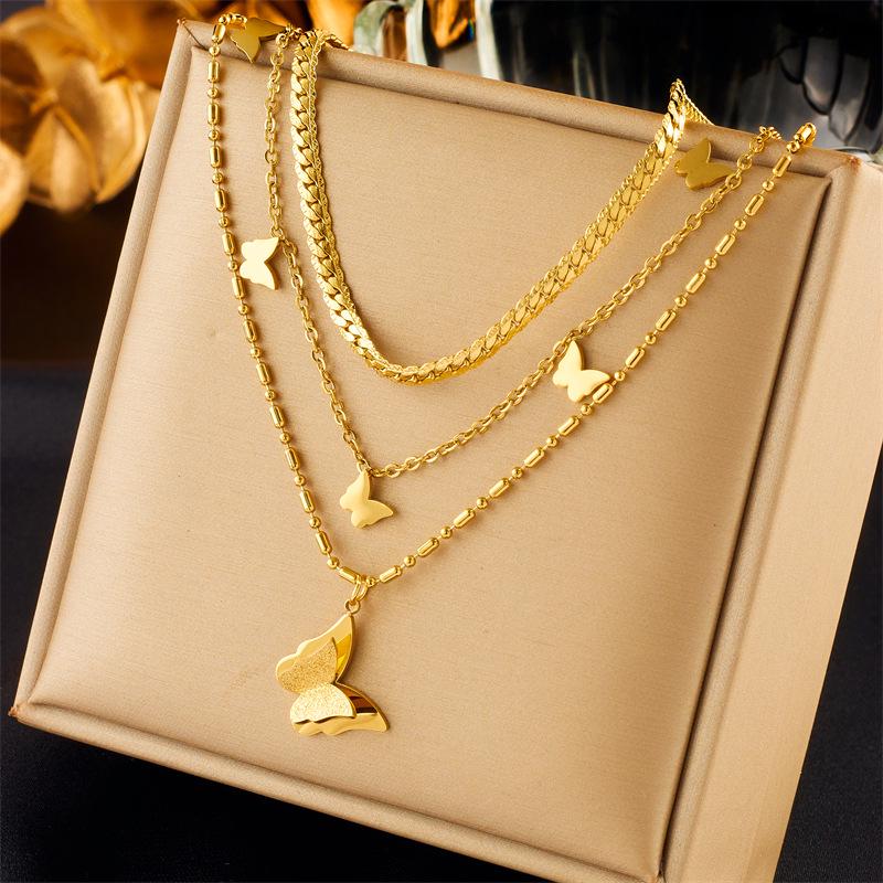 Retro Gold-Plated Double-Layer Butterfly and Pearl Pendant Necklace