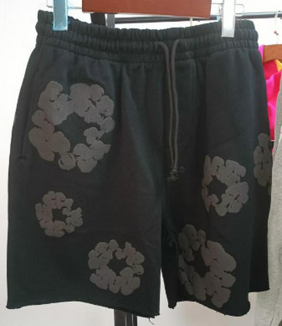 

DENIM TEARS. Високоякісні європейські та американські модні шорти вільного крою в стилі хіп-хоп із поролону. Small