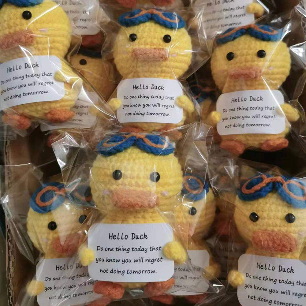 Handmade Knitted Positive Duck Doll Ornament Home Room Decor Funny Glasses Duck Crochet Doll With Card Christmas Party Gifts