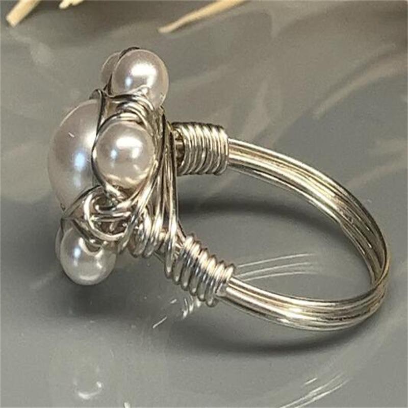 Vintage Silver Gold Color Rings for Women Trendy Round Inlaid with White Imitation Pearl Personalized Creativity Rings Jewelry