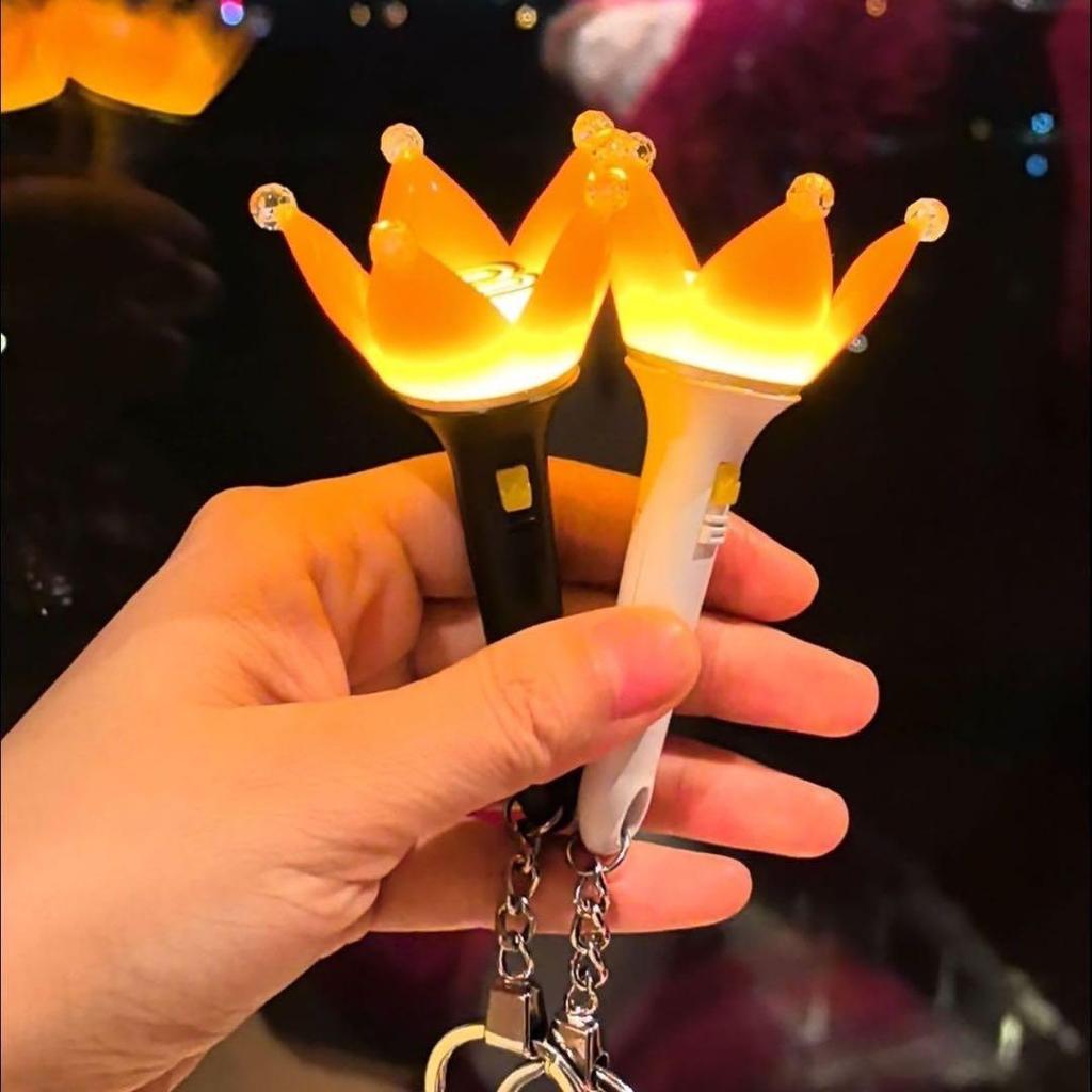 [USED] First Come, First Served! Bigbang Mini Penlight Key Ring Keychain White