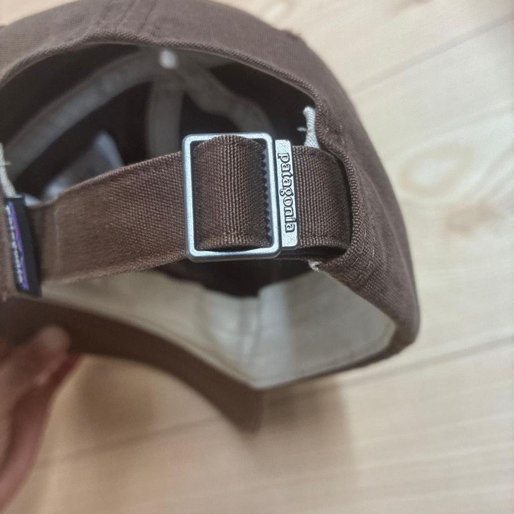 Used patagonia P-6 label cap brown