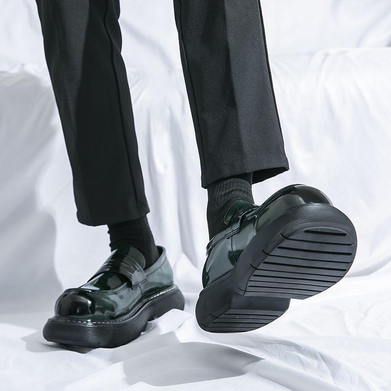 

Men s Shiny Leather Derby Shoes: Versatile, High-End, Thick-Soled British Formal and Casual Style. 39