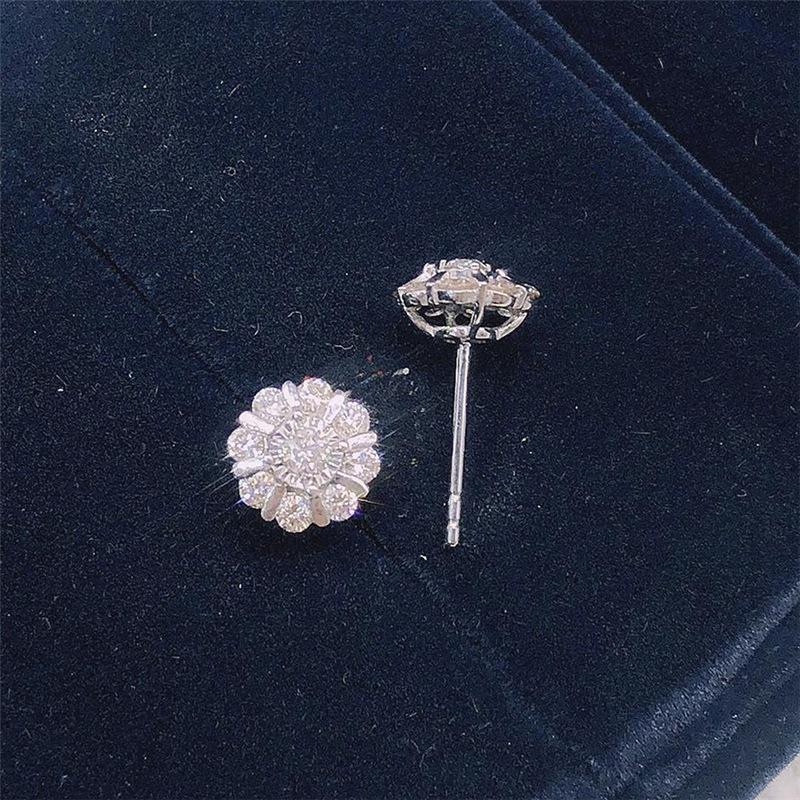 

New Trendy Micro Inlaid Zircon Flower Earrings with Female Design, Personalized Temperament, Small and Fresh Floral Accessories