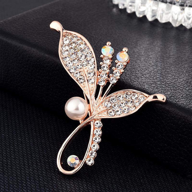 High-End Korean Alloy Scarf Buckle with Diamond, Pearl, and Brooch Pin Accessories