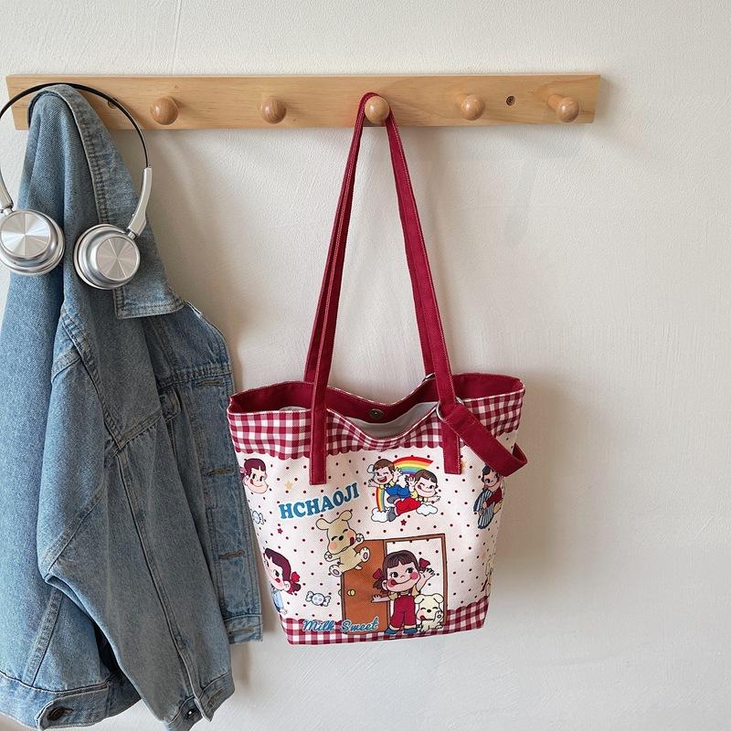 

Нишевый дизайн, повседневная простая текстура, зарубежный стиль, сумка большой вместимости, лето 2025, новая женская персонализированная сумка через плечо красный