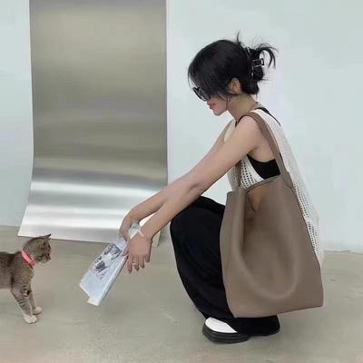 Litchi Pattern Soft Leather Bucket Bag: 2023 High-End Commuter Tote with Large Capacity, Shoulder Style, Lazy Trendy Design