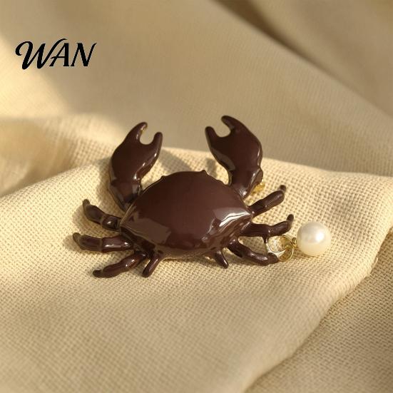 Smooth Touch Brooch Pin Bohemia Style Faux Pearl Decor Crab Shape Zinc Alloy Durable Metal with Hand-Painted Finish Coats Suits Sweaters Dresses Badge