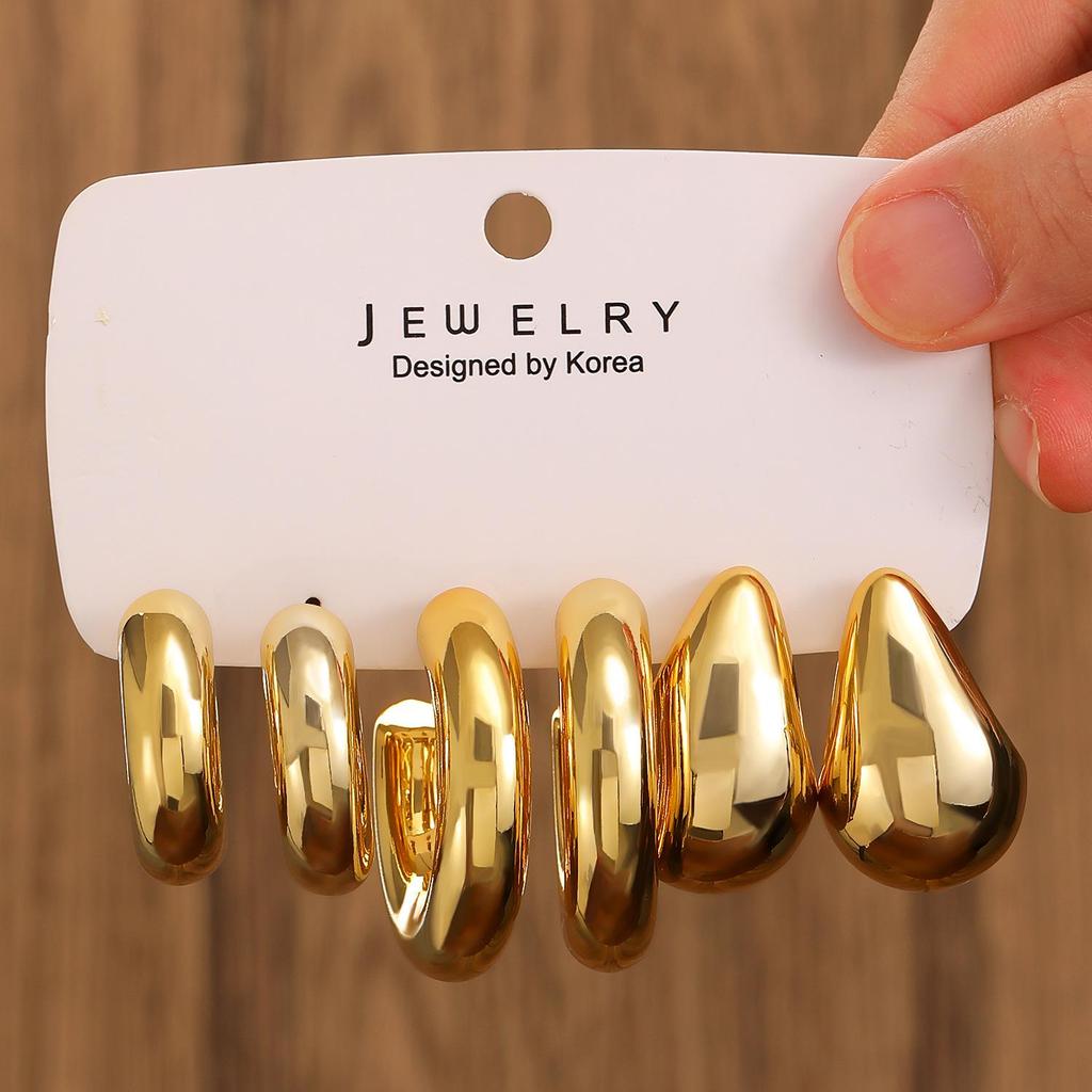 Elegant Geometric Gold Circle Earrings Set - Bold, Creative Design