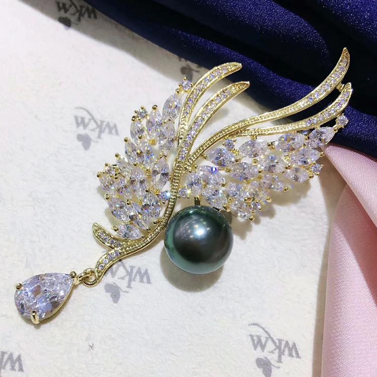 Gold-Plated Feather Wing Jewelry Brooch with Crystals, Diamonds, and Freshwater Pearl