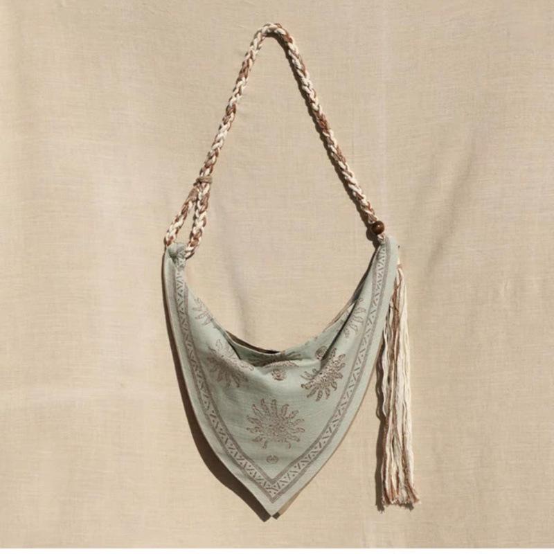 

Versatile Women s Triangle Crossbody Bag - Spring/Summer Design Triangle crossbody bag зелёный